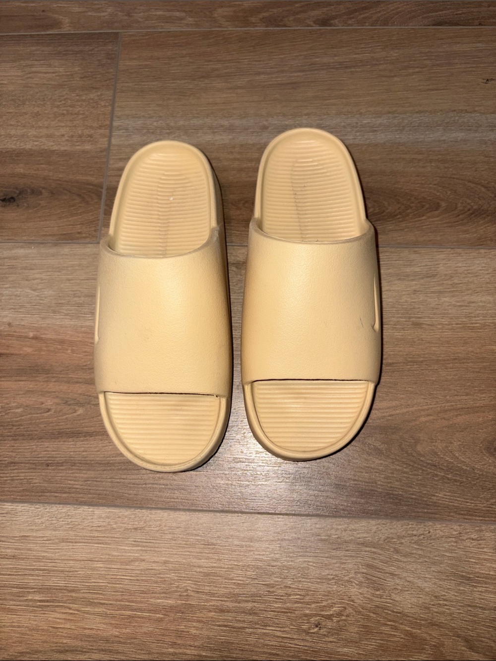 Nike Calm Slides, Women’s size 6
